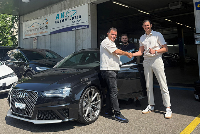 Sie denken ich werde ein Auto verkaufen ? Dann wollen Sie sicher, schnell und zum besten Preis verkaufen. SwissCarMarket bietet die perfekte Lösung: Online-Autoverkauf ohne Inserate, geprüfte Fahrzeuge, transparente Angaben und sichere Abwicklung.
In diesem Artikel erfahren Sie Schritt für Schritt, wie Sie Ihr Auto erfolgreich in der Schweiz verkaufen.
